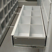 Как организовать центральный инструментальный склад, снизить затраты на 30% и исключить простои