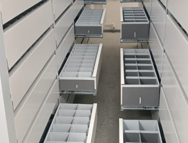 Стеллажи с ящиками для архива